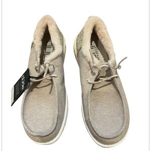 HEY DUDE Wendy Funk Fur Beige Shoes Size 9 Scandi Girl Neutral Coastal Cowgirl